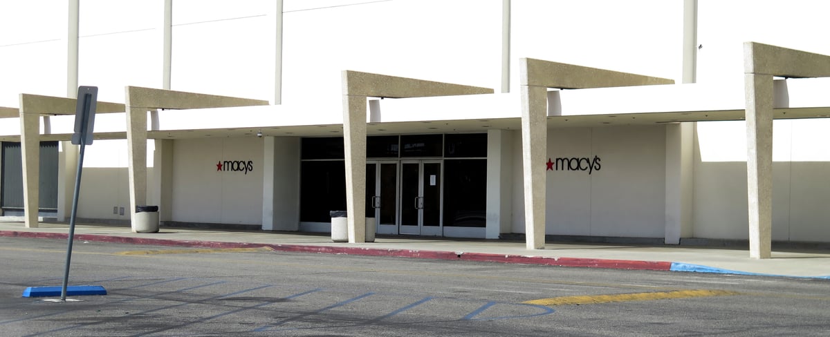 Laurel Plaza - Gallery Photo 5