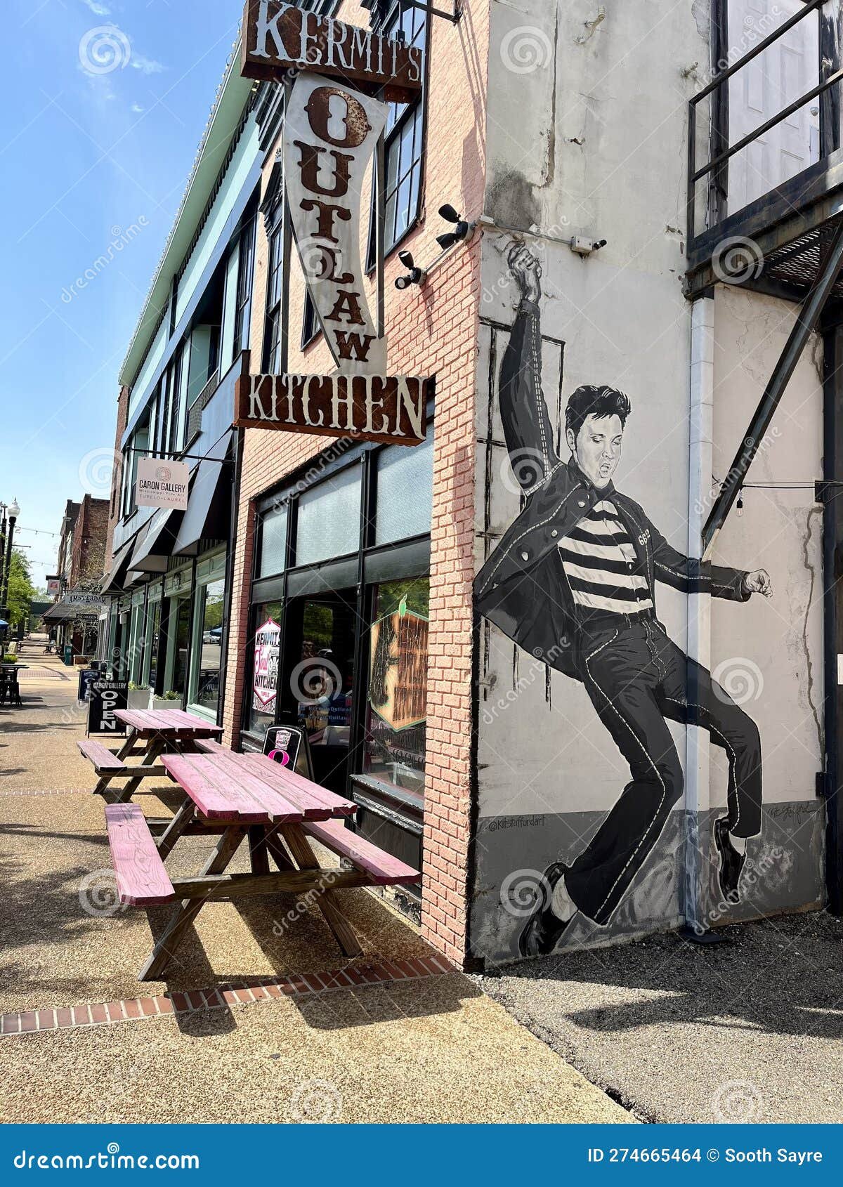 The Courtyard At Tupelo - Gallery Photo 2