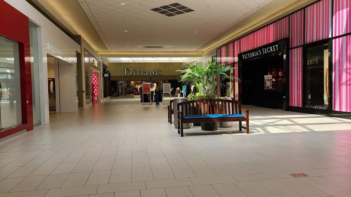 Belden Plaza - Gallery Photo 2