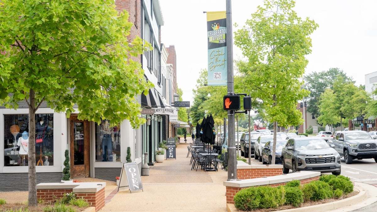 West Main Shopping Center - Gallery Photo 7