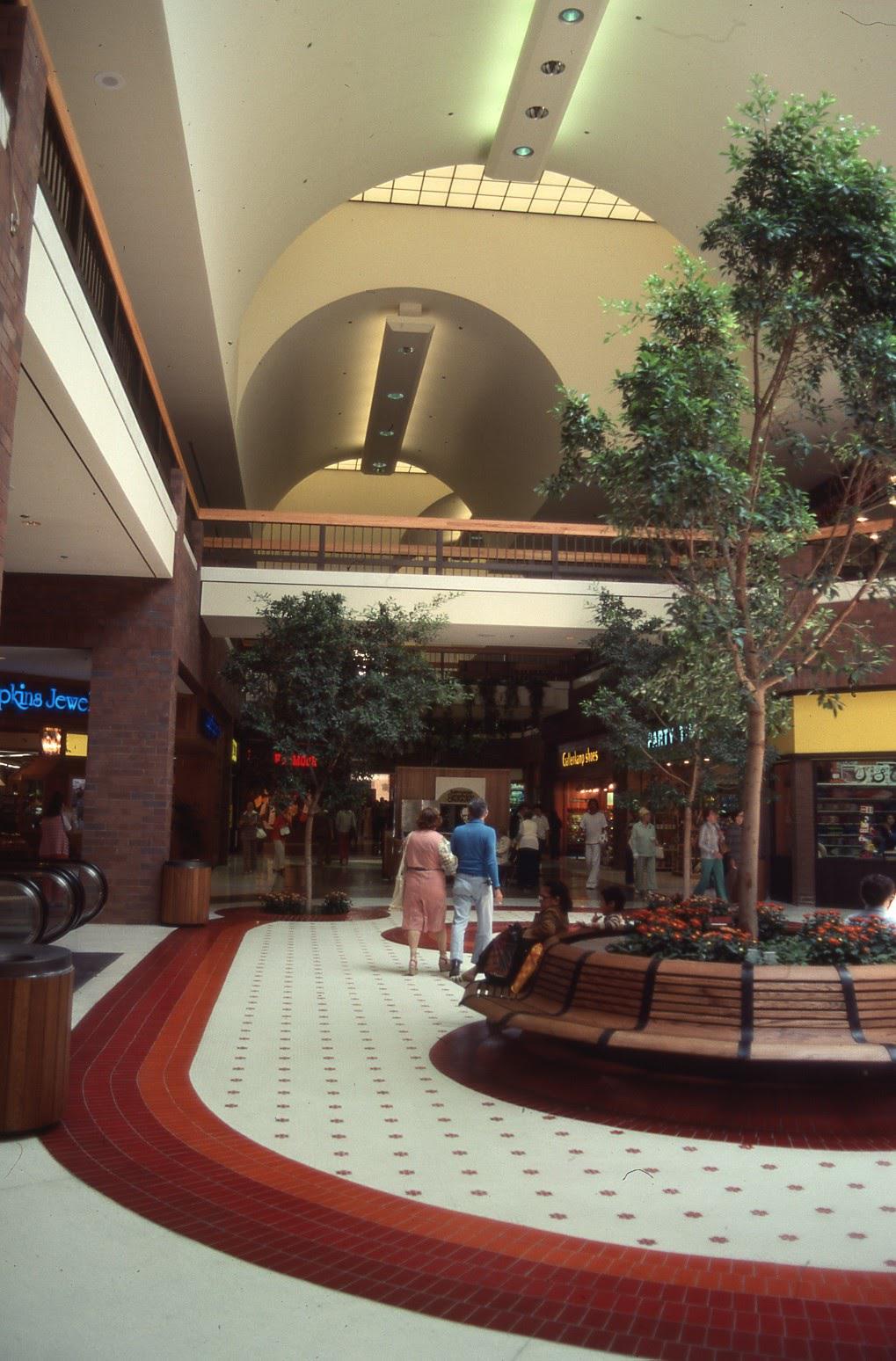 Glendale Galleria - Gallery Photo 20