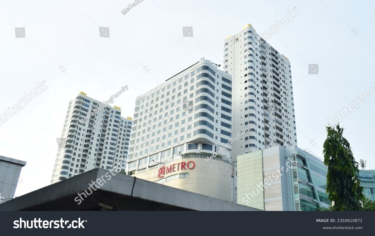 Centre Point Mall - Gallery Photo 2