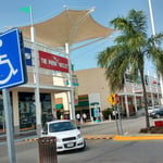 Plaza Las Palmas - Thumbnail 2