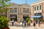 Mc Arthur Glen Designer Outlet Vancouver Airport - Thumbnail 3