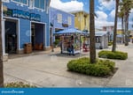 Plaza Sunny - Thumbnail 1