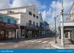 Elizabeth On Bay Plaza - Thumbnail 1
