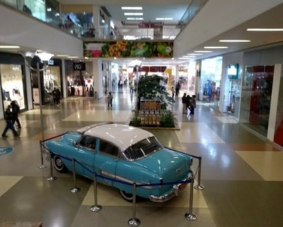 Centro Comercial El Estor retail destination
