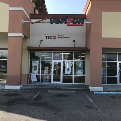 Verizon Wireless storefront photo