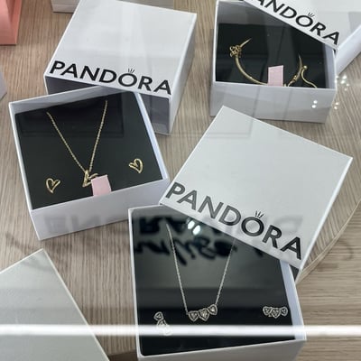 Pandora storefront photo