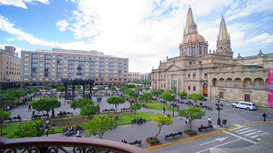 Plaza Del Sol - Gallery Photo 6