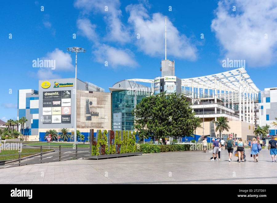 Plaza Las Palmas - Gallery Photo 1
