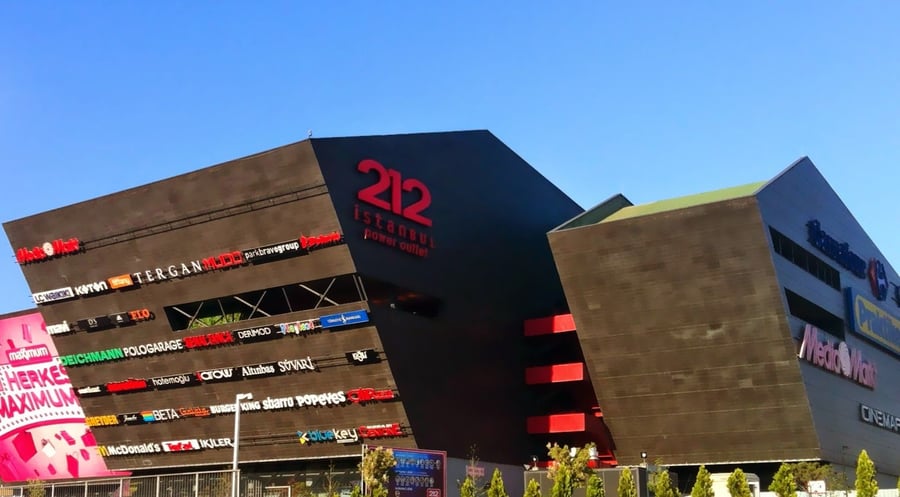212 Outlet Center - Gallery Photo 2