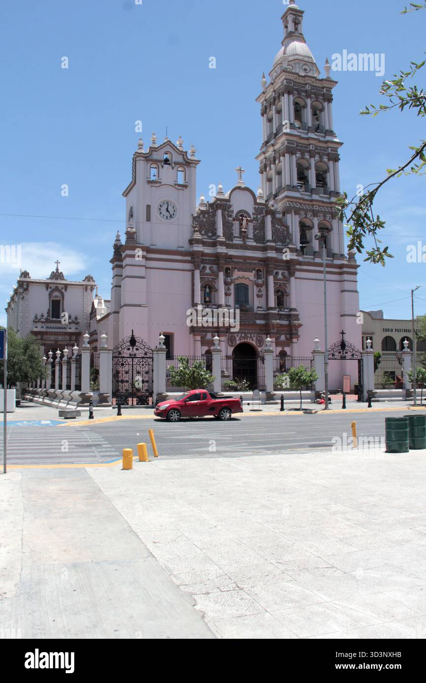 Plaza Maquinaria - Gallery Photo 1 Plaza Maquinaria - Gallery Photo 1