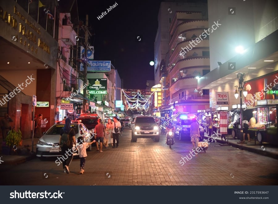 Lee Gardens Plaza - Gallery Photo 3