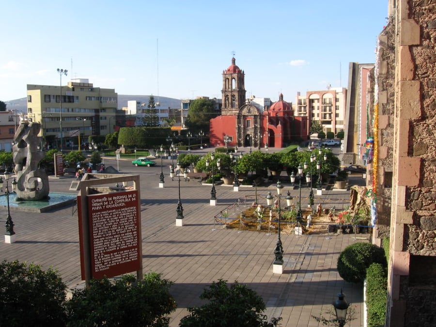 Plaza Sendero Jacarandas - Gallery Photo 2