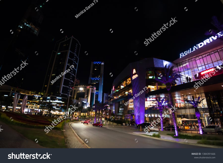 Plaza San Pedro Garza García - Gallery Photo 7