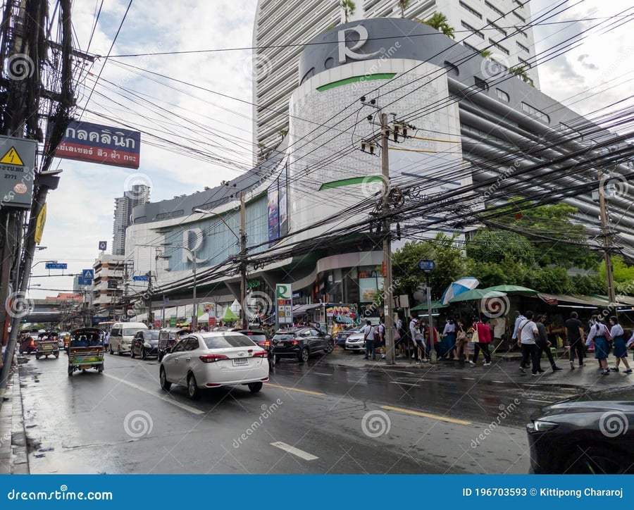 Robinson Bangrak - Gallery Photo 3
