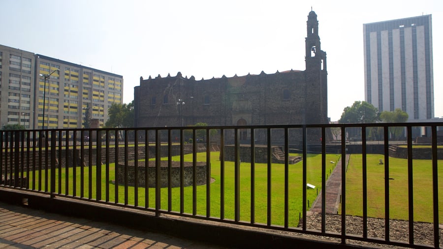 Plaza Tlatelolco - Gallery Photo 2