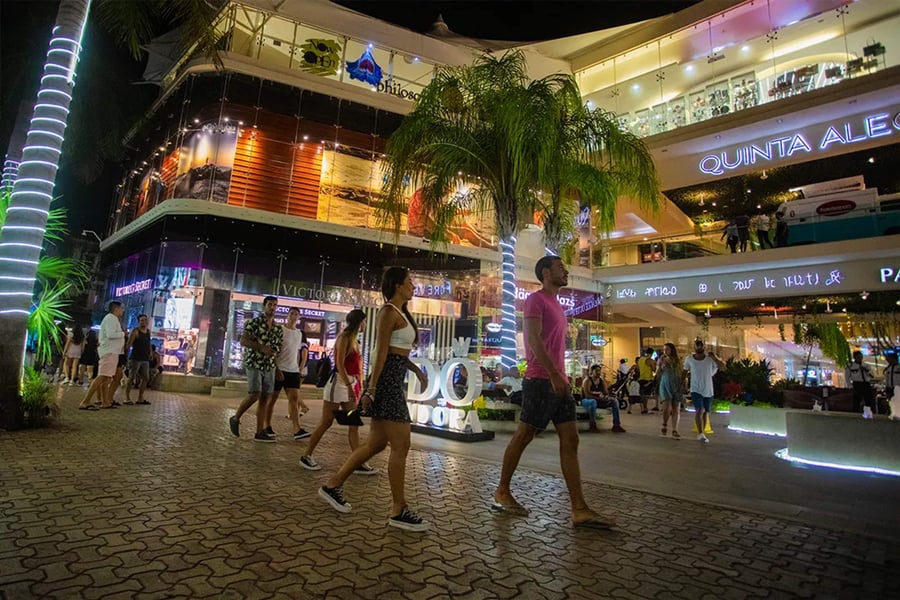 Plaza Malecón Cancún - Gallery Photo 6