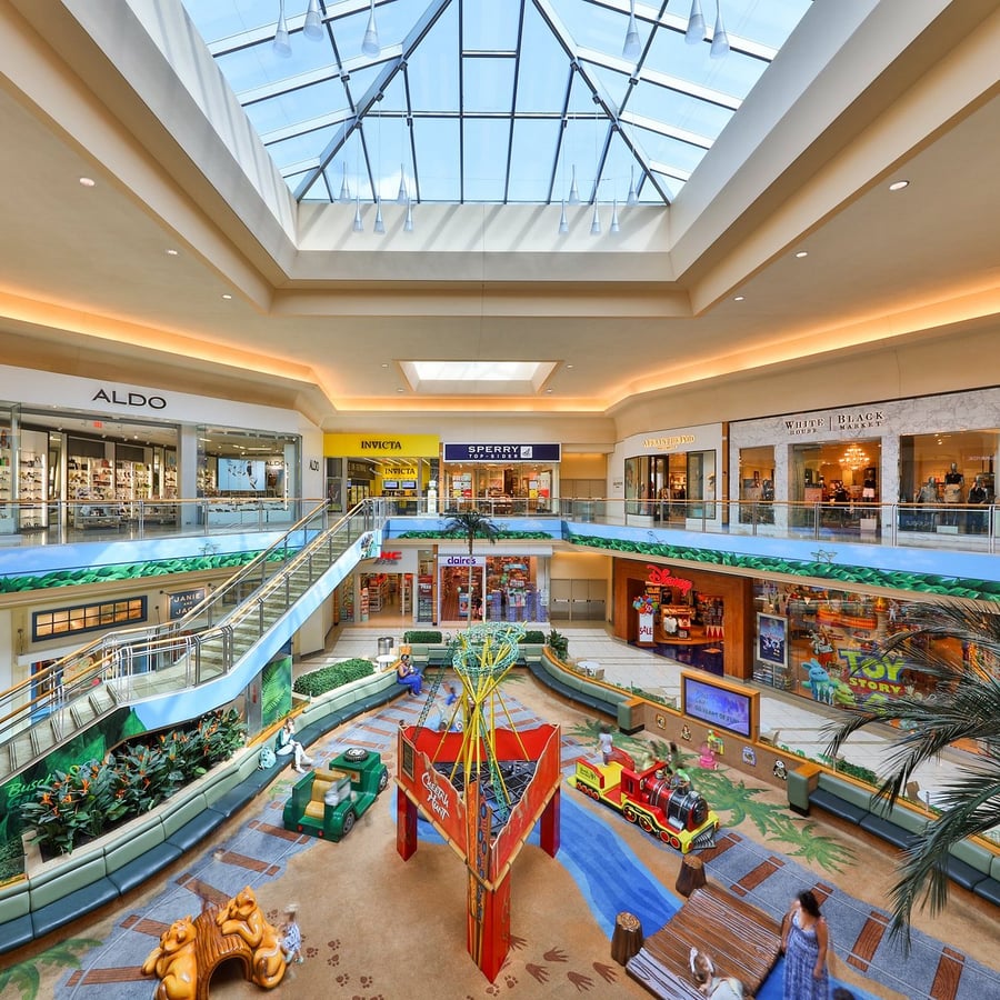 Sunrise Shopping Plaza - Gallery Photo 10
