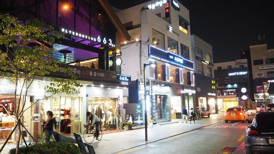 Ak Plaza Apgujeong - Gallery Photo 1 Ak Plaza Apgujeong - Gallery Photo 1