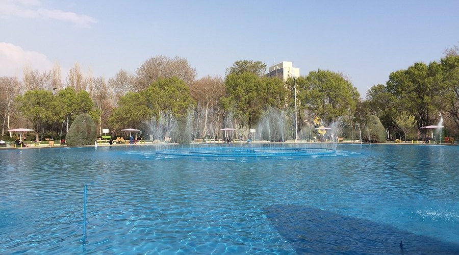 Laleh Park - Gallery Photo 5