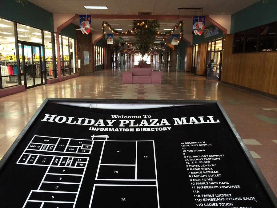 Holiday Plaza - Gallery Photo 5