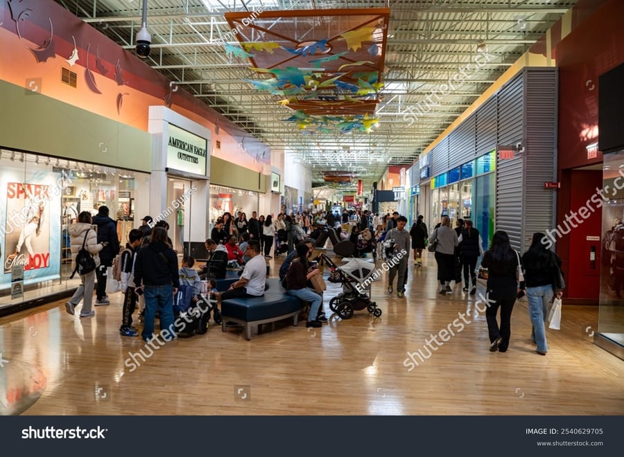 Vaughan Mills - Gallery Photo 7