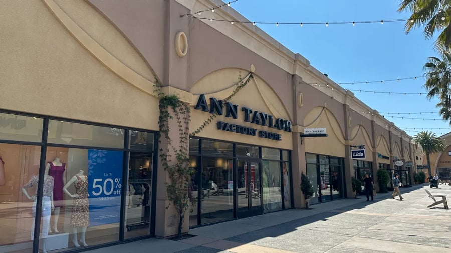 Las Americas Premium Outlets - Gallery Photo 6