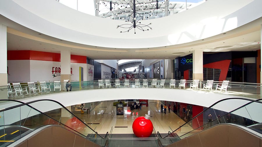 Lincoln Plaza - Gallery Photo 4