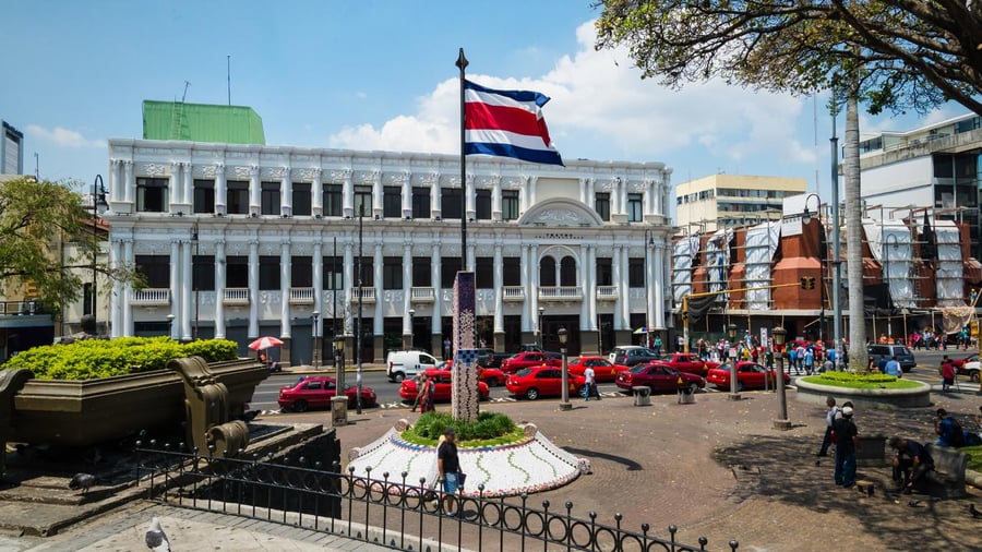 Plaza Los Pinos - Gallery Photo 6