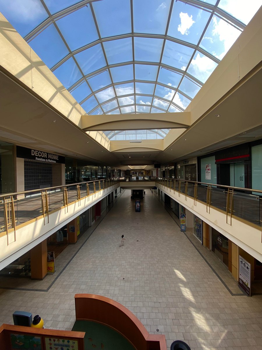 Livingston Mall - Gallery Photo 9