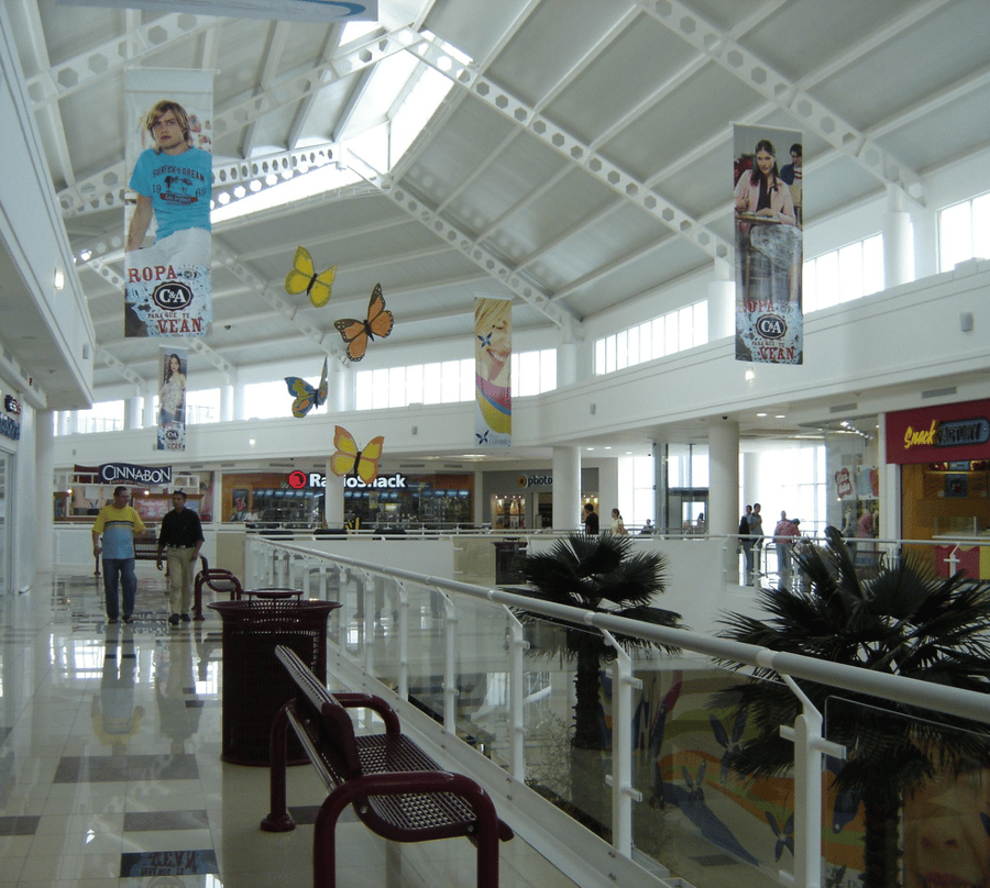 Plaza Cumbres - Gallery Photo 6