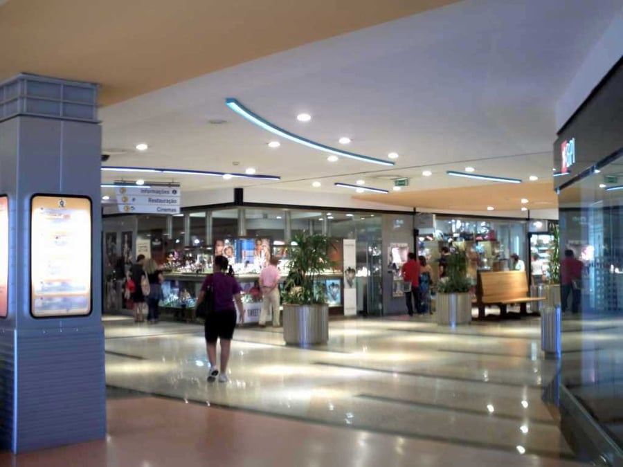 Centro Comercial Plaza Viana - Gallery Photo 6