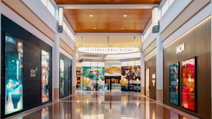 International Plaza - Gallery Photo 7