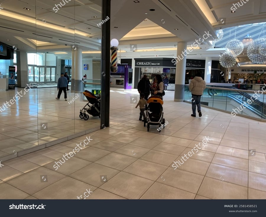 St. Laurent Centre - Gallery Photo 6