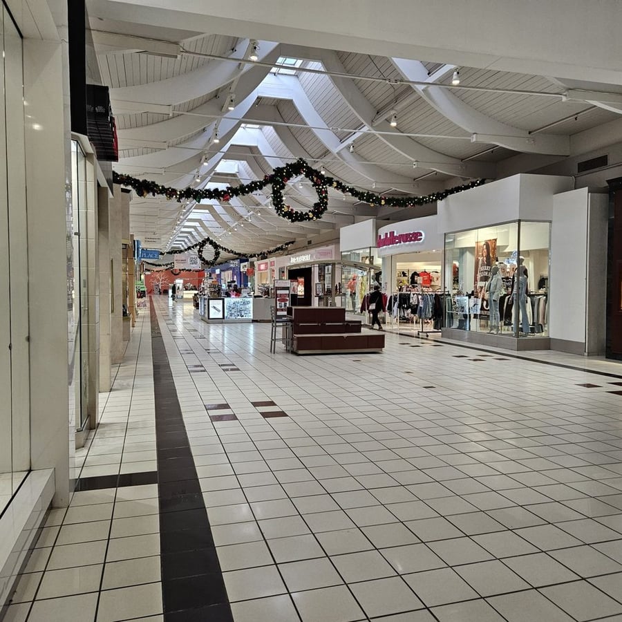 Wise Road Shopping Centre - Gallery Photo 6
