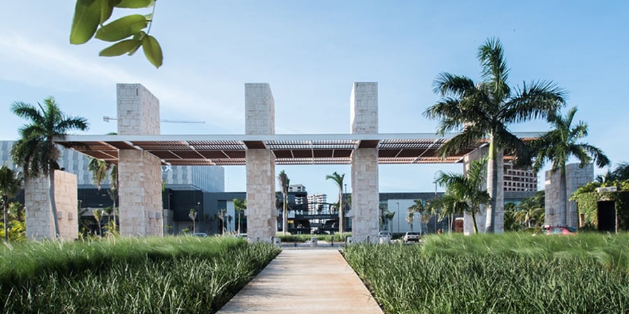 Puerto Cancún Marina Town Center - Gallery Photo 3