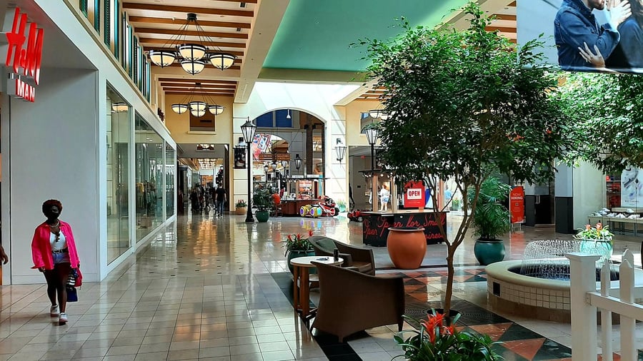 West Shore Plaza - Gallery Photo 2
