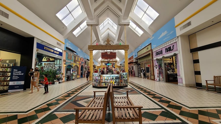 Plaza Del Sol - Gallery Photo 9