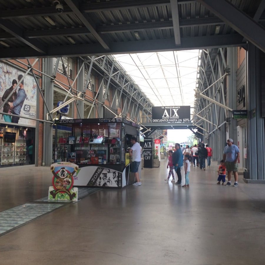 Vivo Premium Outlet Viña Del Mar - Gallery Photo 4