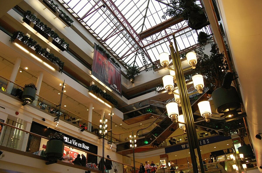 Place Alexis Nihon - Gallery Photo 4 Place Alexis Nihon - Gallery Photo 4