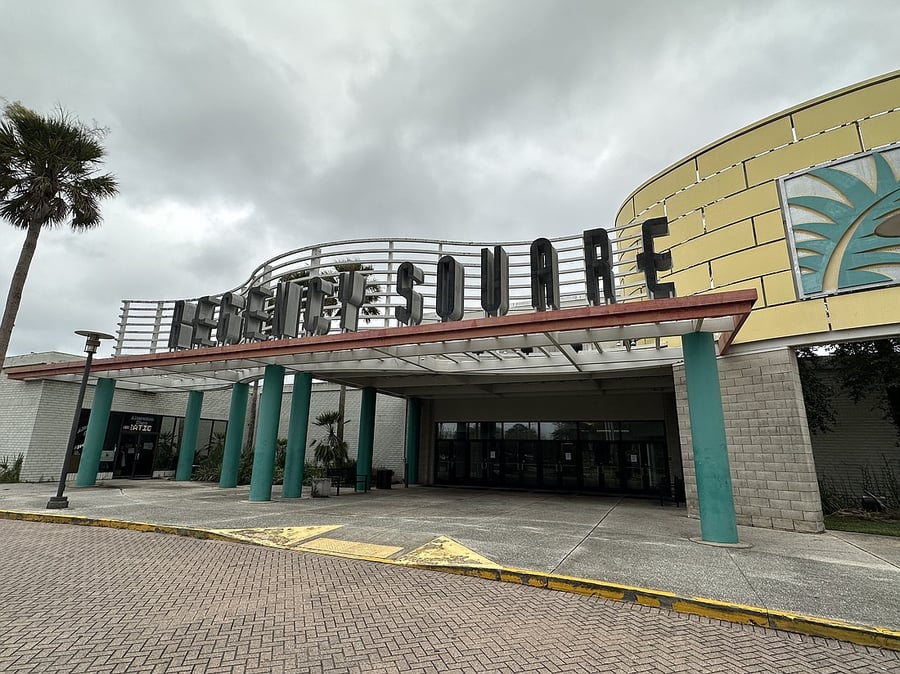 Regency Square - Gallery Photo 4