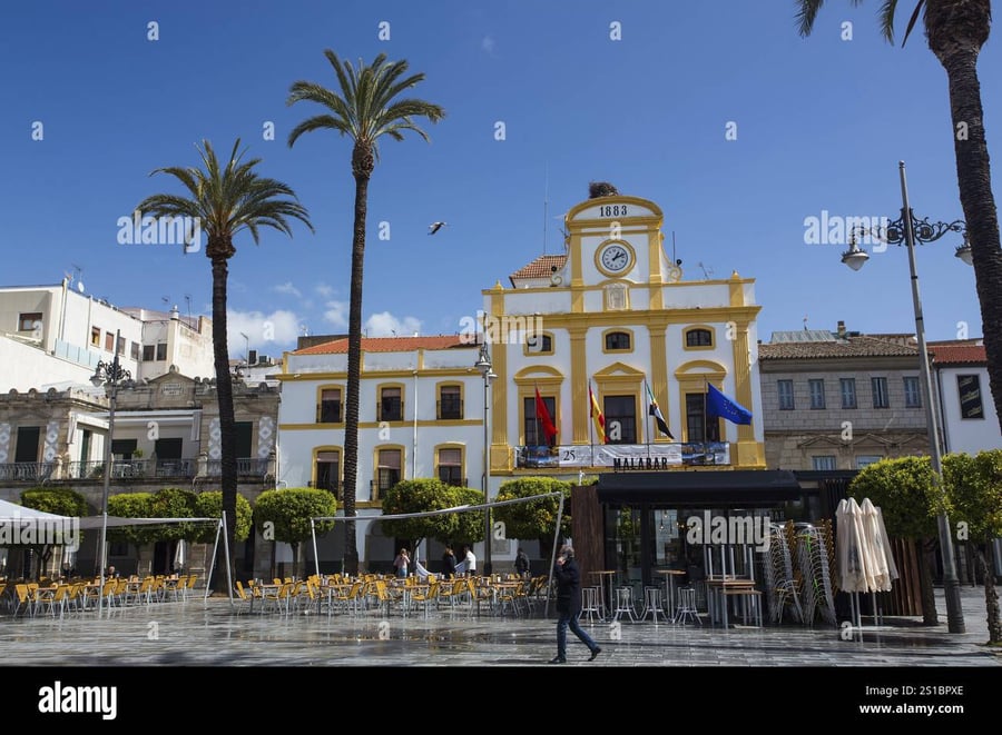 Plaza Town Square - Gallery Photo 3
