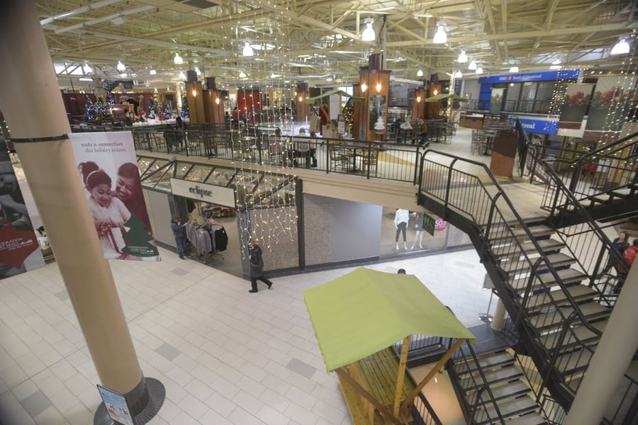 Confederation Court Mall - Gallery Photo 3