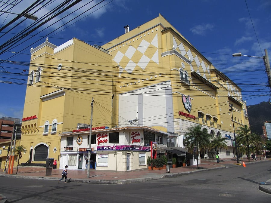 Centro Comercial Atlantis Plaza - Gallery Photo 8