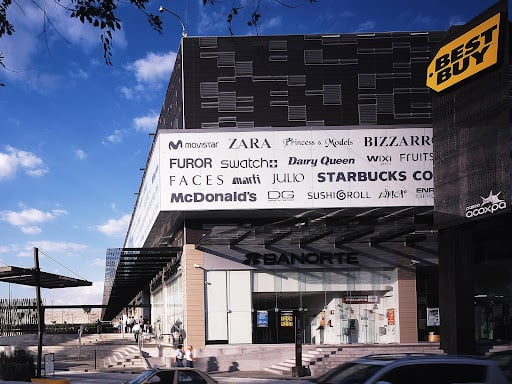 Plaza Acoxpa - Gallery Photo 4