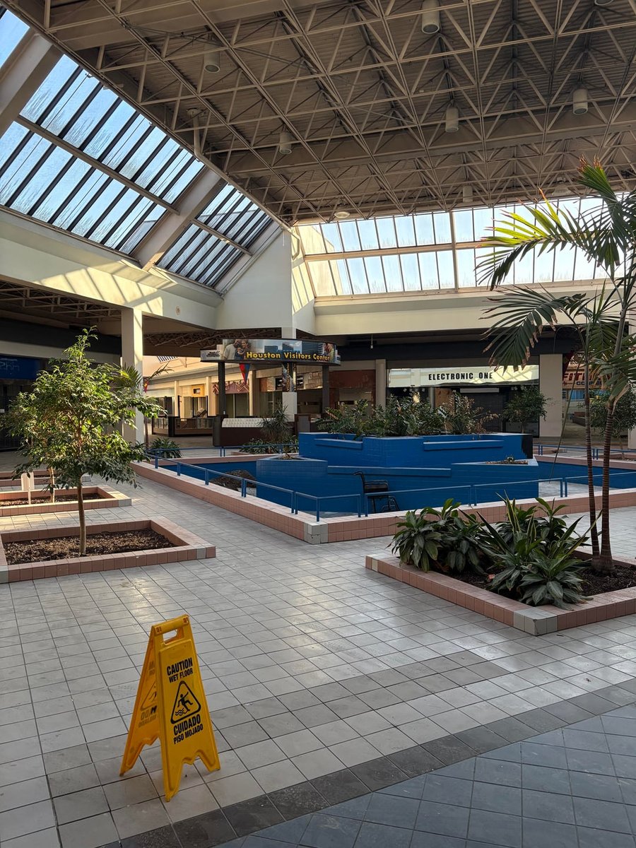 Greenspoint Mall - Gallery Photo 5