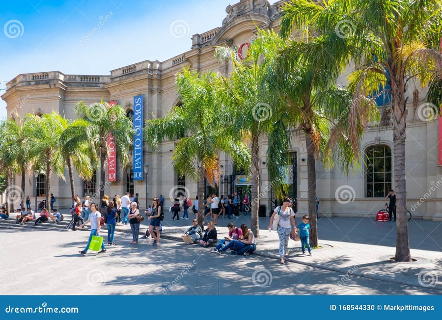 Plaza Del Olmo - Gallery Photo 5