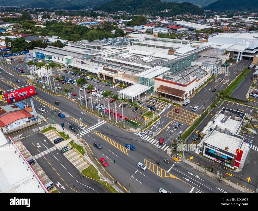 Retail Park Escazú - Gallery Photo 2